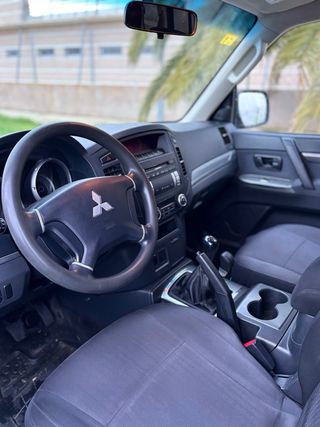 Mitsubishi Montero 2014