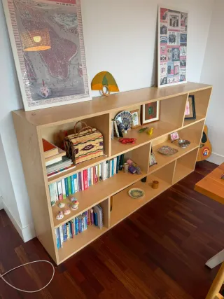 Estantería de madera modular