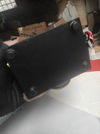 Teléfono antiguo decorativo