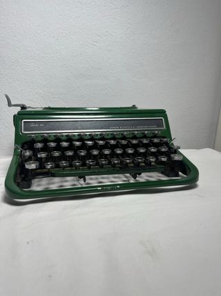 Máquina de escribir Hispano Olivetti Studio 46