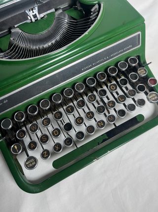 Máquina de escribir Hispano Olivetti Studio 46