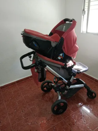 Carrito de bebé rosa
