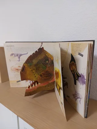 Dinosaurios (Más que un libro)