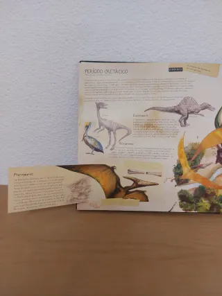 Dinosaurios (Más que un libro)