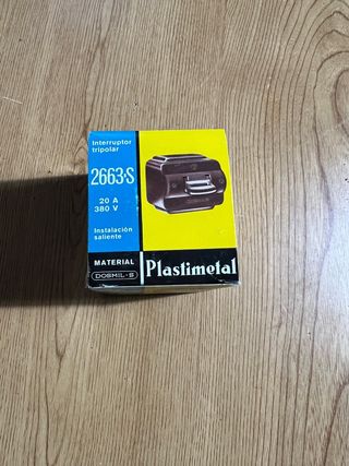 Interruptor tripolar Plastimetal 2663-S 20A 380V