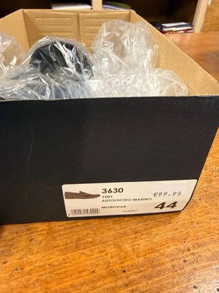 Zapato de piel azul talla 44