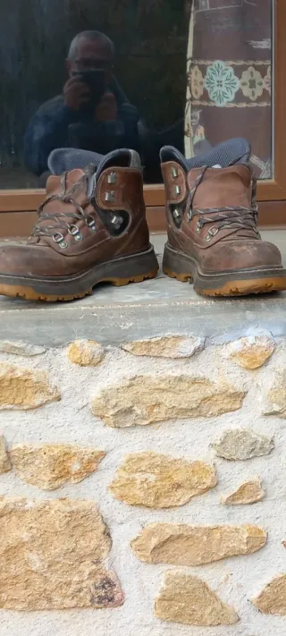 Botas de montaña marrones