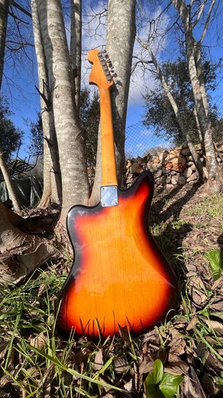 Fender Jaguar Sunburst (Japón) 99/2002