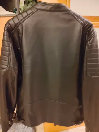 Chaqueta Polipiel Negra Mango Talla L