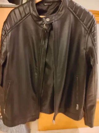 Chaqueta Polipiel Negra Mango Talla L