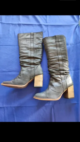 Botas caña alta de piel