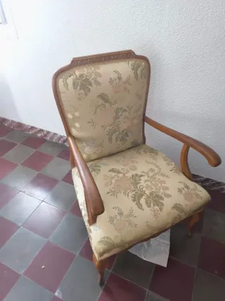 Sillón antiguo tela y madera