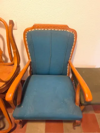 Sillón antiguo tela y madera
