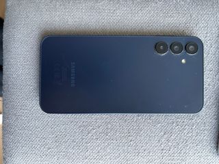 iPhone 12 Negro + 2 móviles para piezas