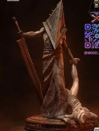 Figura Pyramid Head Silent Hill 20cm sin pintar