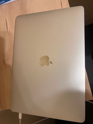 MacBook Pro 13” 2019 Intel i5 Touch Bar – 8GB / 25