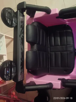 Macchina elettrica rosa usata pochissimo