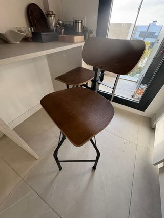 Taburetes regulables madera y hierro