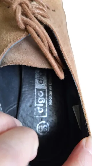 Zapatos de ante con cordones y tacón