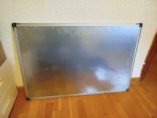 Pizarra magnética doble uso blanca con rotuladores