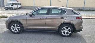 Alfa Romeo Stelvio 2.2 JTD Diesel RWD 180CV 132KW