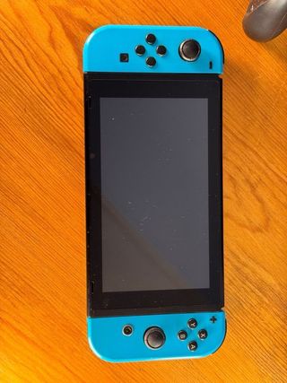 Nintendo Switch Blu con FIFA 19 e accessori