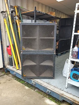 Pareja de altavoces Peavey 15