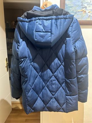 Abrigo Zara con capucha y botones