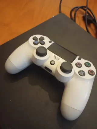 PS4 Slim 1TB Nera + Controller Originale