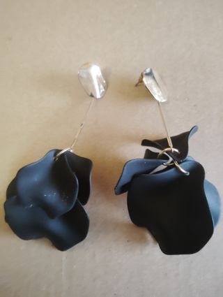 Pendientes flor negros y plateados