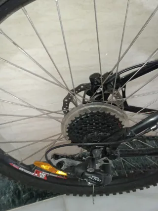 Bicicleta de Montaña GT con Marchas