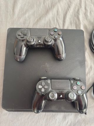 PS4 1TB + 2 Mandos