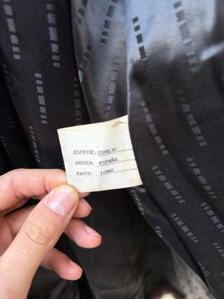 Abrigo de piel de conejo marrón