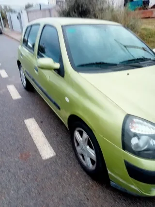 Renault Clio 2003