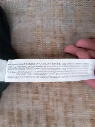 Top asimétrico negro Stradivarius Talla S