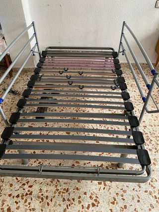 Cama articulada para enfermos