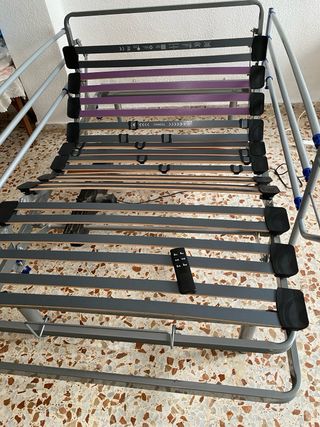 Cama articulada para enfermos