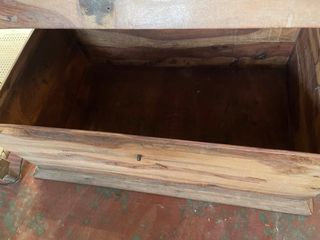 Baúl grande de madera maciza