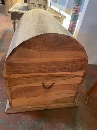 Baúl grande de madera maciza