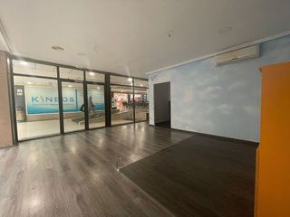 Local comercial en venta en Val en Alcalá de Henares