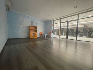Local comercial en venta en Val en Alcalá de Henares