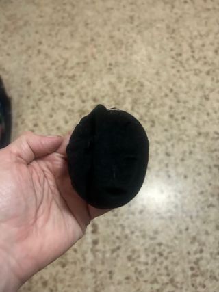 Blusa Nancy Hecha a Mano Lazo Rojo y gorra negra