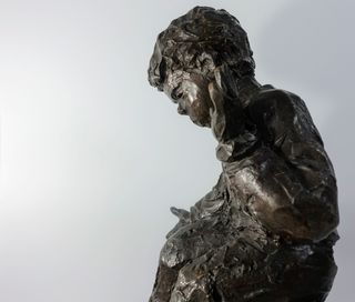 Escultura bronce niño diseño Jaume Cases