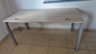 Mesa de oficina madera y metal