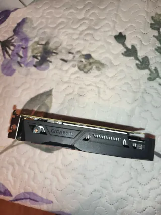 Tarjeta gráfica Gigabyte GTX 1050.