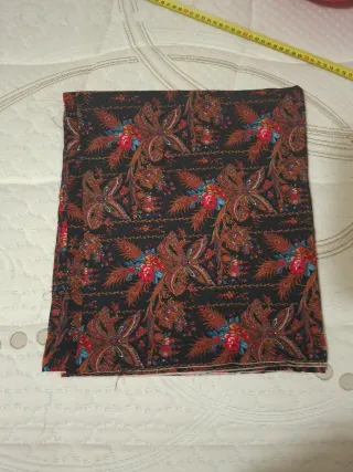 Tessuto fantasia floreale nero multicolor