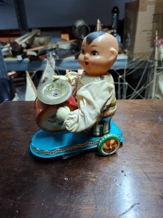 Juguete antiguo de cuerda chino