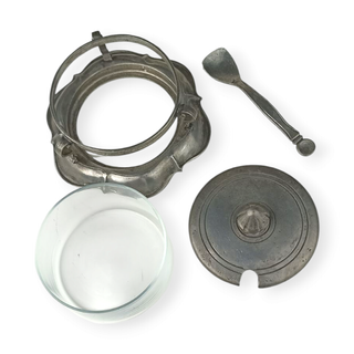 Conjunto de bandeja, jarra y azucarero antiguo de peltre