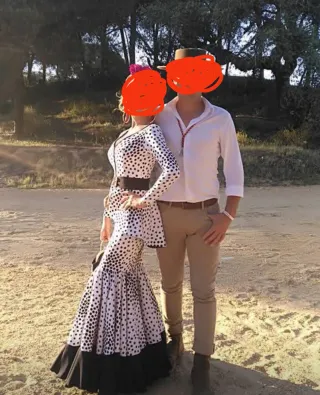 Traje de flamenca blanco y negro