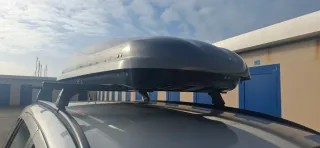 Cofre de coche con barras